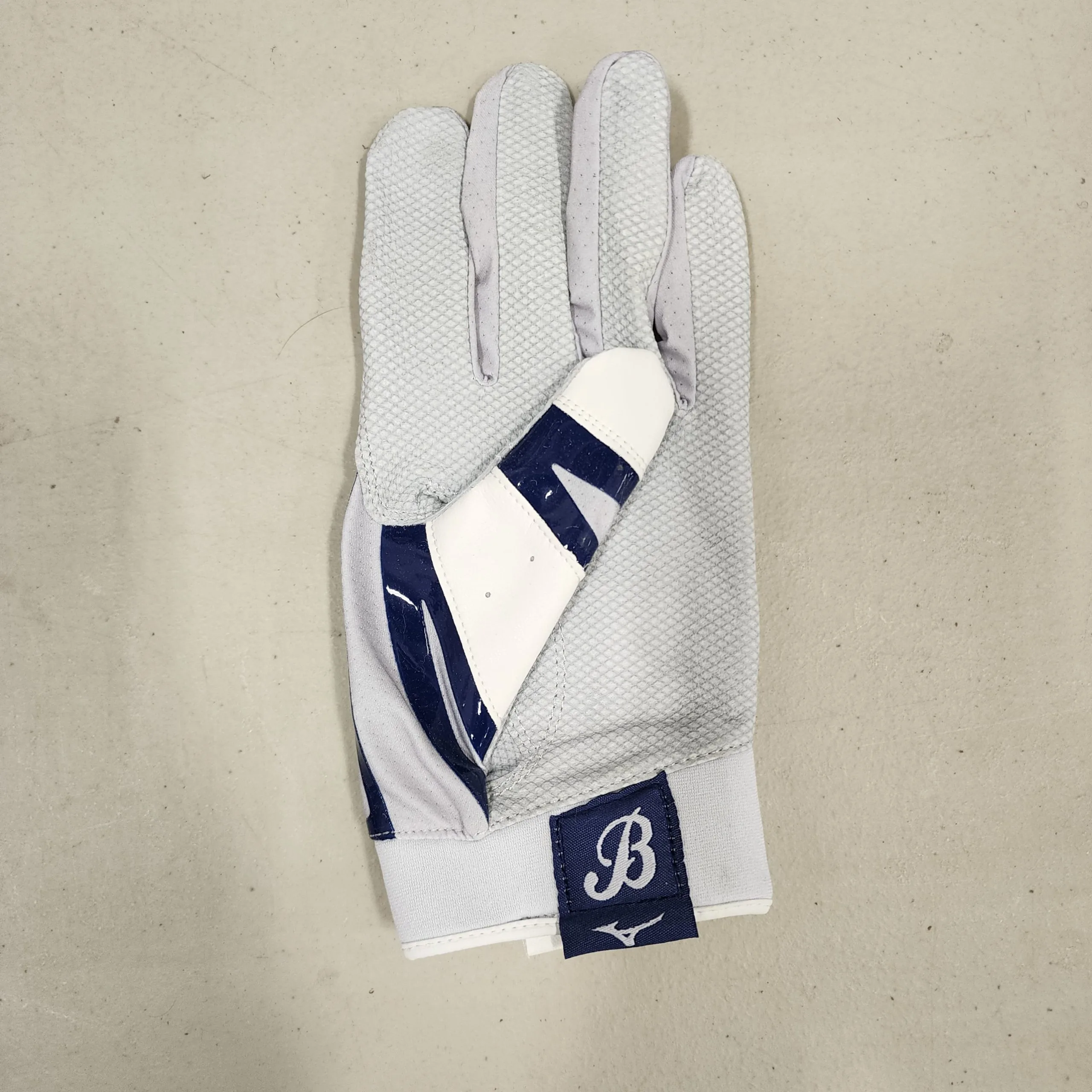 Centretown Sports Mizuno B-303 Batting Gloves - 'Logo' Barrie Baycats 2023 4 Centretown Sports Mizuno B-303 Batting Gloves - 'Logo' Barrie Baycats 2023 - Image 2